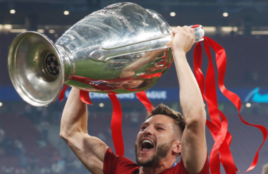 لاعب ليفربول الإنجليزي السابق لالانا يعلن اعتزاله كرة القدم