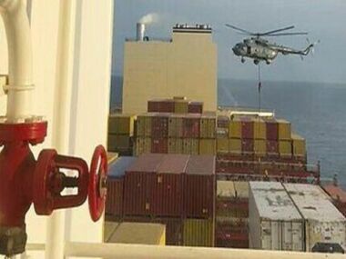 الحرس الثوري الايراني يحتجز سفينة تجاريه مرتبطة بالعدو الصهيوني
