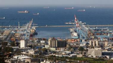 Der irakische Widerstand zielt mit zwei Drohnen auf den Ölhafen Haifa