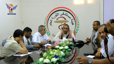 Discussing cooperation between Al-Thawra Hospital Authority and Zakat Authority Office in Hodeidah