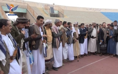 Muhammad Ali Al-Houthi betreut eine Versöhnung, die einen Fall in Dhamar beendete, der 25 Jahre gedauert hatte