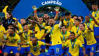 البرازيل تتوج بلقب كوبا أميركا لكرة القدم بفوزها على البيرو