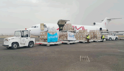 وصول طائرة شحن تابعة لليونيسيف مطار صنعاء تقل لقاحات للكوليرا