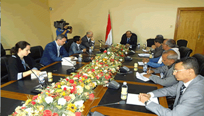 رئيس مجلس الشورى يلتقي المدير التنفيذي لمجموعة الأزمات الدولية
