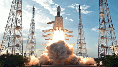 الهند تنجح في إطلاق بعثتها القمرية الثانية