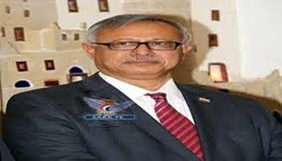 رئيس الوزراء يعزي في وفاة الكابتن عادل إسماعيل أبو صقر 