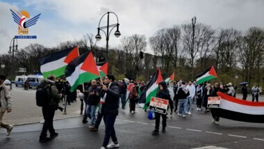 Une marche de protestation dans la capitale allemande, Berlin, pour dénoncer l'agression contre le Yémen et la Palestine.