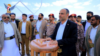 Le président Al-Mashat pose la première pierre du projet du parc du 21 septembre