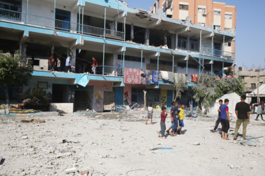 Palestinian Education: 8,672 students martyr and 353 schools since start of aggression