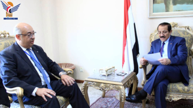 Der Außenminister trifft den Direktor des UNESCO-Büros in den Golfstaaten und im Jemen