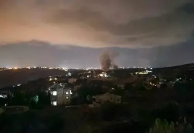 العدو الصهيوني يقصف بيوتًا جاهزة للسكن في بلدة الناقورة جنوبي لبنان