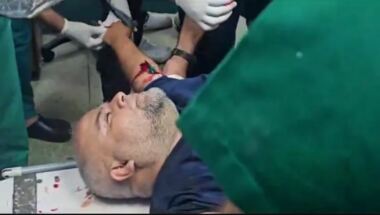 إصابة الصحفيين وائل الدحدوح وسامر أبو دقة بقصف صهيوني في خان يونس
