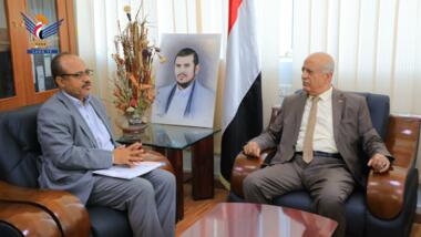 رئيس مجلس الوزراء يناقش مع وزير العدل وحقوق الإنسان مستوى تنفيذ خطة الأولويات العاجلة