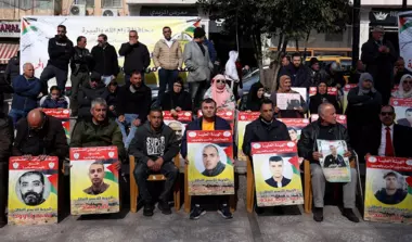  حماس تدعو لجعل 17 إبريل يومًا للتضامن مع الأسرى الفلسطينيين