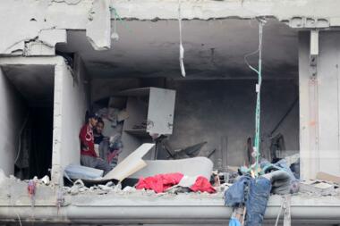 Children, civilians martyred in Zionist bombing west Nossairat camp, in Al-Zawaida
