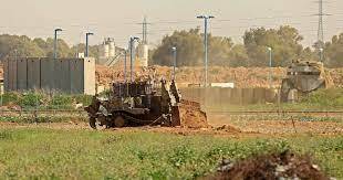Vehicles of Zionist enemy penetrate east of Deir al-Balah amidst bulldozing