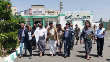 وزير الصحة ونائبه يتفقدان عدداً من المرافق الصحية في محافظة تعز