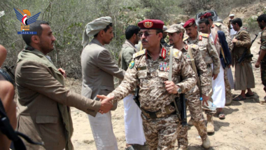 Judicial dept. director, leaders visit troops positioned in Aseer, Najran
