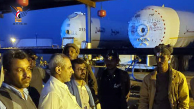 Vizeölminister inspiziert die Gasanlage im Hafen Ras Issa in Hodeidah