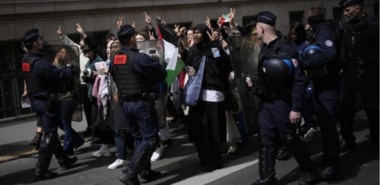 Die französische Polizei stürmt die Sorbonne-Universität und räumt sie von Pro-Gaza-Aktivisten