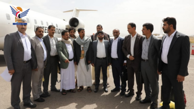  Le Comité militaire national quitte l'aéroport international de Sana'a pour Amman