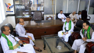 Justice Minister conducts inspection of Hodeida courts, visits Islamic University