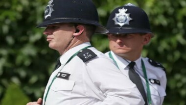 British government mobilizes six thousand additional police to confront riots