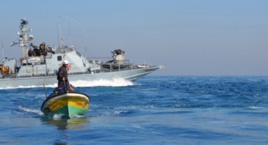 El enemigo sionista dispara a los barcos de pescadores en Gaza y ataca a los palestinos en la Jerusalén ocupada
