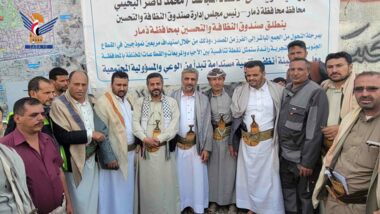 المداني والبخيتي يدشّنان المرحلة الأولى من عملية فرز النفايات من المصدر بذمار