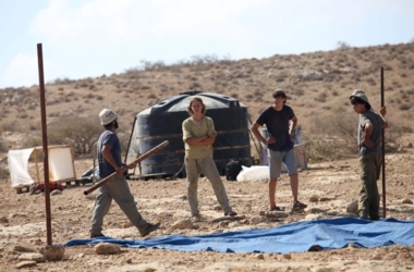 Settlers pitch tents northwest Ramallah, sweep away Salfit gateway