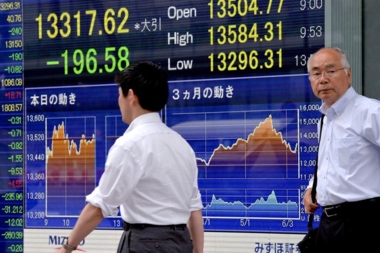 Japanese stock indices rise in morning trading session at Tokyo Stock Exchange