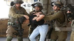 العدو الإسرائيلي يحتجز 22  فلسطينيا ويعتقل شقيقين بالمغير