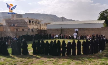 وقفة للهيئة النسائية في الحيمة الداخلية بذكرى مجزرة تنومة وسدوان