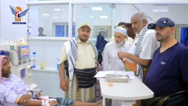 Qahim, Abu Nashtan inspect progress of work in educational, health facilities in Hodeida