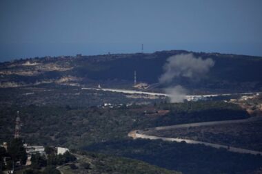حزب الله يقصف خمسة مواقع وتجمعات للعدو من جنوب لبنان