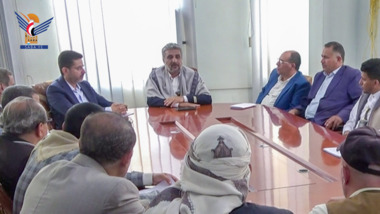 المداني يطلّع على أداء وزارة الإعلام ويناقش دور الإعلام في التنمية المحلية