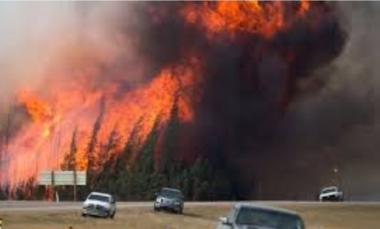 إجلاء نحو 11 ألف شخص بسبب اتساع موجة الحرائق شرق كندا