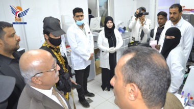 Premierminister besucht das Herz- und Katheterisierungszentrum am Universitätskrankenhaus Kuwait