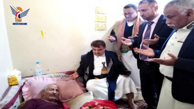 Sana'a leaders visit elderly, sick cleaning workers for Prophet's birthday