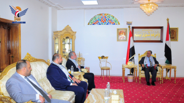 Der Parlamentspräsident trifft sich mit dem Vertreter der Hamas im Jemen