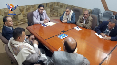 Le ministre du Tourisme rencontre les membres du Comité d'évaluation des conditions des établissements touristiques dans la capitale Sanaa et Dhamar