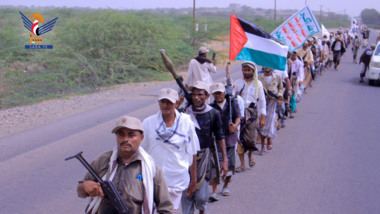 March of group of graduates of mobilization courses in Al-Durayhimi District in Hodeida