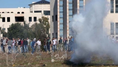 عشرات الإصابات باعتداء العدو الصهيوني على جامعة في طولكرم