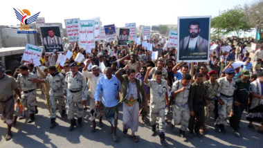 Une marche massive à Al-Saleef à Hodeidah pour annoncer l'appel à faire face à l'agression américano-britannique