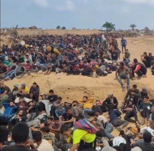 أطباء بلا حدود: يجب إنهاء الخطة الأمريكية الإسرائيلية لتوزيع المساعدات في غزة فوراً