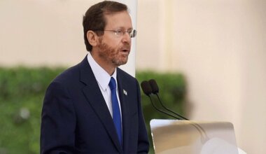 Head of Zionist entity: Majority supports reaching deal with Hamas