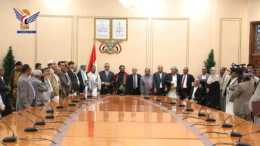 PM honors former Govt officials in ceremony 