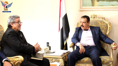 Foreign Minister discusses activities & projects with Marie Stopes representative