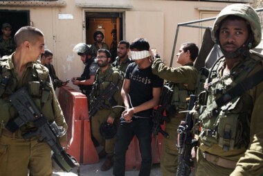 استشهاد طفلة فلسطينية من خانيونس متأثرة بجراحها وحملة اعتقالات بالضفة الغربية