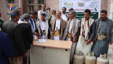 Household gas cylinders to poorest families in Hubaish district distributed